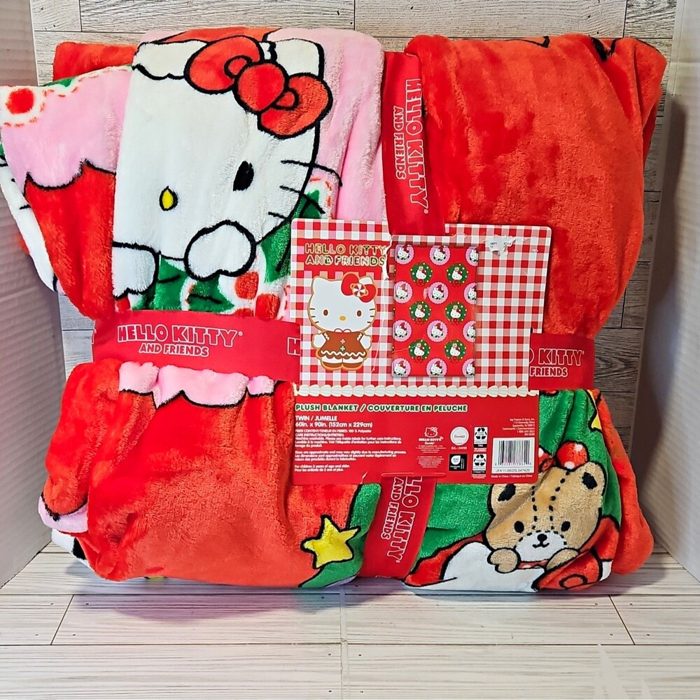 Hello Kitty and Friends Plush Christmas Blanket Twin 60x90 Red Polyester
